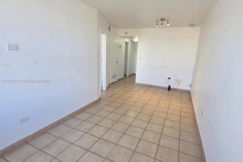 Снять в аренду квартиру в Майами-Бич, Флорида 1 спальня, 52.58м2, № 1989914 - фото 9