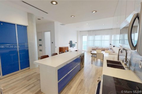 Copropriété à vendre à Hollywood, Floride: 2 chambres, 116.96 m2 № 2173134 - photo 6