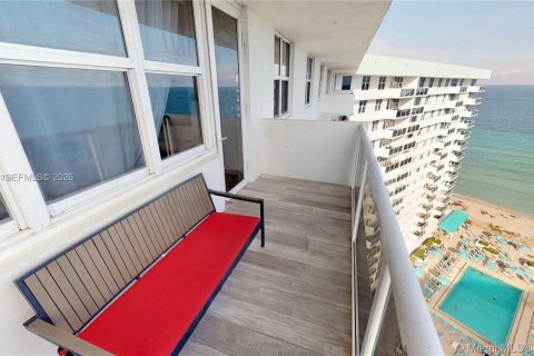 Condo à Hollywood, Floride, 2 chambres  № 2173134