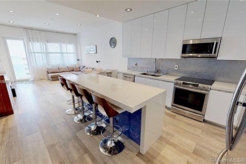 Copropriété à vendre à Hollywood, Floride: 2 chambres, 116.96 m2 № 2173134 - photo 9