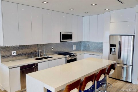 Copropriété à vendre à Hollywood, Floride: 2 chambres, 116.96 m2 № 2173134 - photo 8