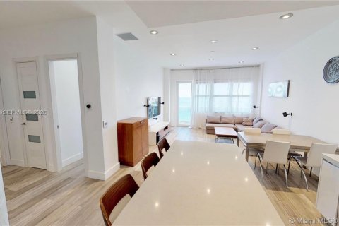 Copropriété à vendre à Hollywood, Floride: 2 chambres, 116.96 m2 № 2173134 - photo 3