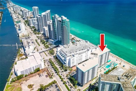 Copropriété à vendre à Hollywood, Floride: 2 chambres, 116.96 m2 № 2173134 - photo 11