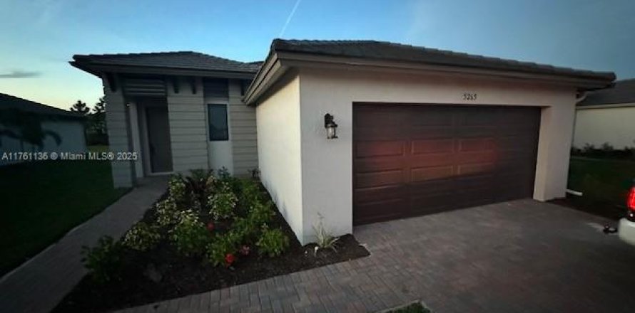 House in Ave Maria, Florida 3 bedrooms № 1860545