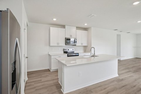 House in Parrish, Florida 4 bedrooms, 156.73 sq.m. № 2394150 - photo 4