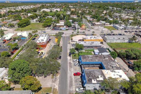 Villa ou maison à louer à Dania Beach, Floride: 2 chambres, 1149.57 m2 № 2024121 - photo 25