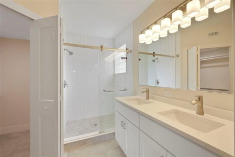 Villa ou maison à vendre à Orlando, Floride: 4 chambres, 186.55 m2 № 2419382 - photo 15