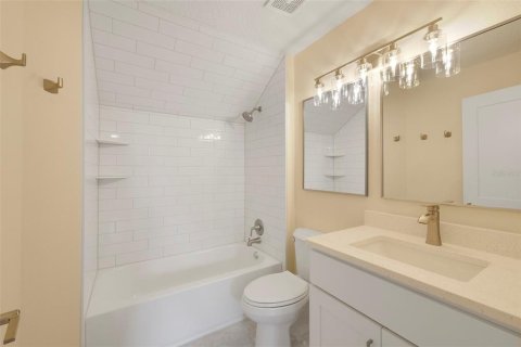 Villa ou maison à vendre à Orlando, Floride: 4 chambres, 186.55 m2 № 2419382 - photo 25