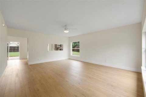 Villa ou maison à vendre à Orlando, Floride: 4 chambres, 186.55 m2 № 2419382 - photo 6