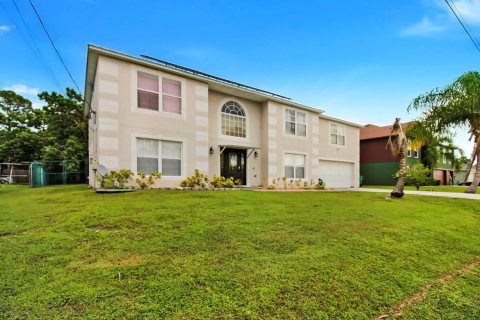 Casa en Port St. Lucie, Florida 5 dormitorios, 287.72 m2 № 2338083