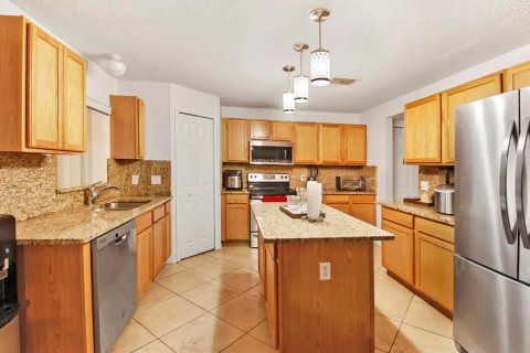 Casa en venta en Port St. Lucie, Florida, 5 dormitorios, 287.72 m2 № 2338083 - foto 8