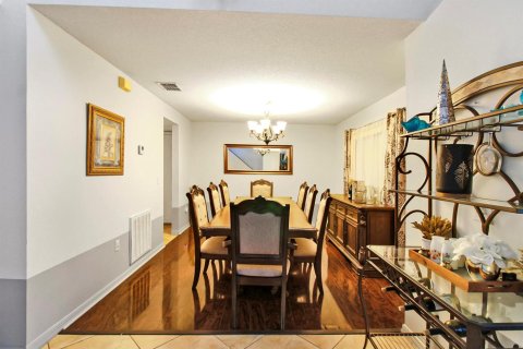 Casa en venta en Port St. Lucie, Florida, 5 dormitorios, 287.72 m2 № 2338083 - foto 6