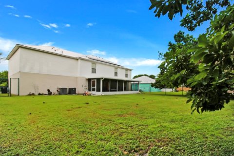 Casa en venta en Port St. Lucie, Florida, 5 dormitorios, 287.72 m2 № 2338083 - foto 4