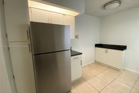 Condo in Homestead, Florida, 2 bedrooms  № 1399922 - photo 4