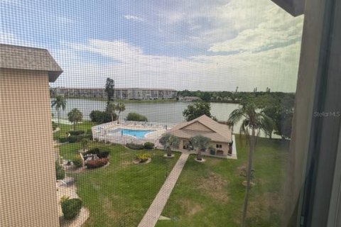 Condo in Bradenton, Florida, 2 bedrooms  № 2212254 - photo 22
