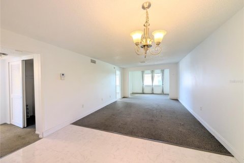 Condo in Bradenton, Florida, 2 bedrooms  № 2212254 - photo 9