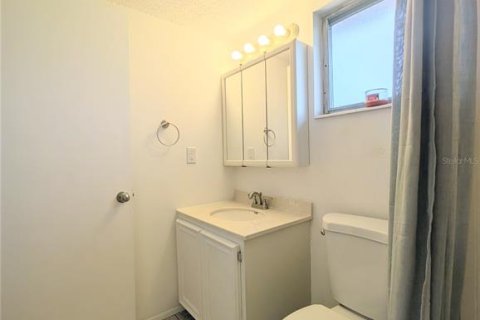 Condo in Bradenton, Florida, 2 bedrooms  № 2212254 - photo 13