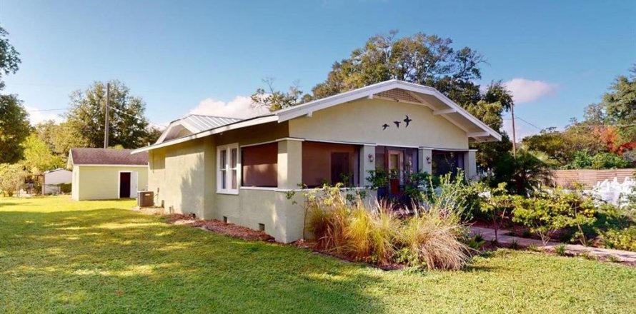House in Sanford, Florida 2 bedrooms, 112.41 sq.m. № 2166597