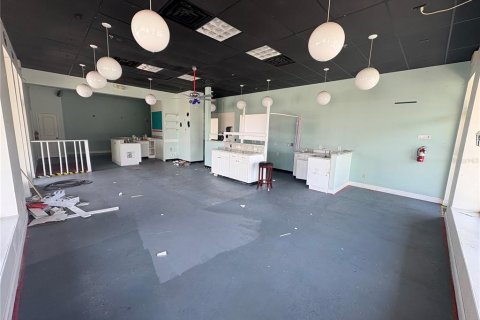 Propiedad comercial en venta en Umatilla, Florida, 929.02 m2 № 2316444 - foto 3