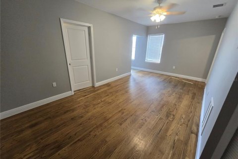 Propiedad comercial en venta en Umatilla, Florida, 929.02 m2 № 2316444 - foto 14