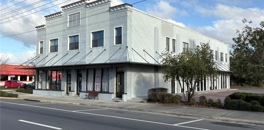 Propiedad comercial en Umatilla, Florida 929.02 m2 № 2316444