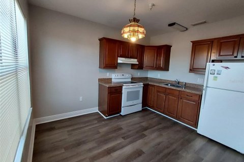 Propiedad comercial en venta en Umatilla, Florida, 929.02 m2 № 2316444 - foto 10