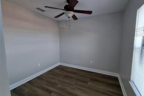 Propiedad comercial en venta en Umatilla, Florida, 929.02 m2 № 2316444 - foto 6