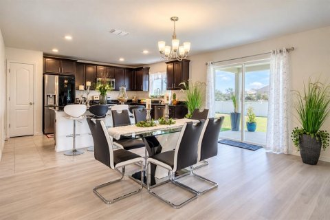 Villa ou maison à louer à Winter Haven, Floride: 4 chambres, 248.61 m2 № 2419996 - photo 4