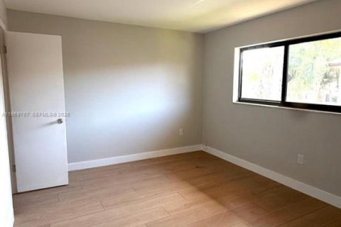 Touwnhouse à louer à Sweetwater, Floride: 3 chambres, 96.99 m2 № 2019981 - photo 12