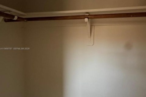 Touwnhouse à louer à Sweetwater, Floride: 3 chambres, 96.99 m2 № 2019981 - photo 6