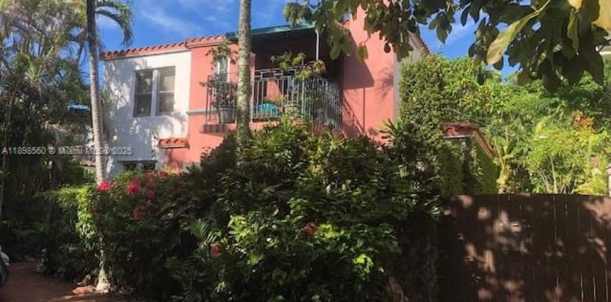 Дом в Майами, Флорида 3 спальни, 127.18м2 № 1950147