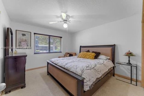 Casa en venta en Miami, Florida, 4 dormitorios, 311.41 m2 № 1968937 - foto 21