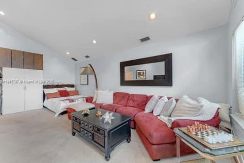 Casa en venta en Miami, Florida, 4 dormitorios, 311.41 m2 № 1968937 - foto 7