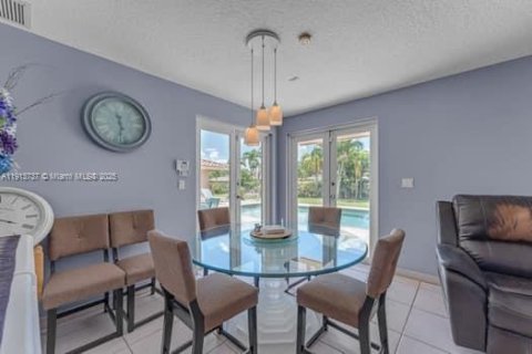 Casa en venta en Miami, Florida, 4 dormitorios, 311.41 m2 № 1968937 - foto 13