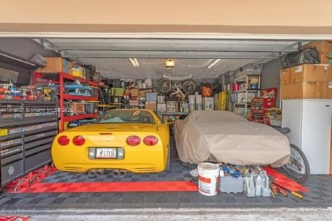 Casa en venta en Miami, Florida, 4 dormitorios, 311.41 m2 № 1968937 - foto 15