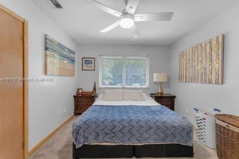 Casa en venta en Miami, Florida, 4 dormitorios, 311.41 m2 № 1968937 - foto 26