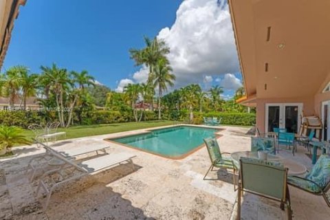 Casa en venta en Miami, Florida, 4 dormitorios, 311.41 m2 № 1968937 - foto 27