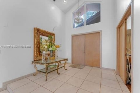 Casa en venta en Miami, Florida, 4 dormitorios, 311.41 m2 № 1968937 - foto 1