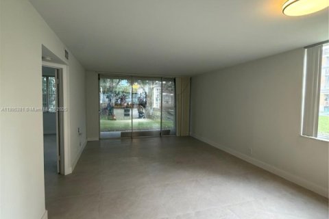 Copropriété à louer à Coral Springs, Floride: 3 chambres, 113.81 m2 № 1947254 - photo 5