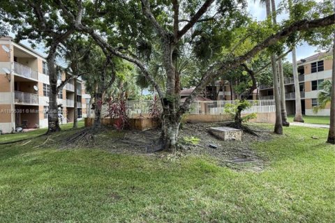 Copropriété à louer à Coral Springs, Floride: 3 chambres, 113.81 m2 № 1947254 - photo 9