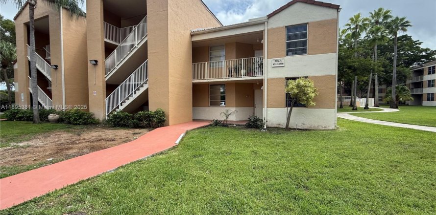 Condo à Coral Springs, Floride, 3 chambres  № 1947254