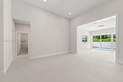 Villa ou maison à vendre à Palmetto Bay, Floride: 5 chambres, 312.15 m2 № 1989311 - photo 8