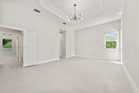 Villa ou maison à vendre à Palmetto Bay, Floride: 5 chambres, 312.15 m2 № 1989311 - photo 21