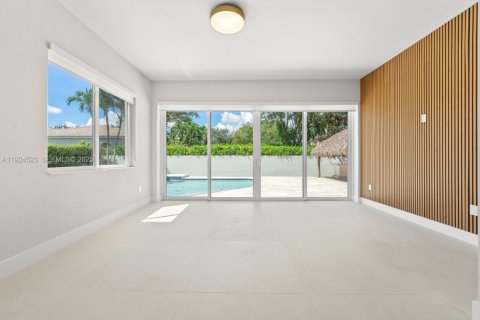 Villa ou maison à vendre à Palmetto Bay, Floride: 5 chambres, 312.15 m2 № 1989311 - photo 17
