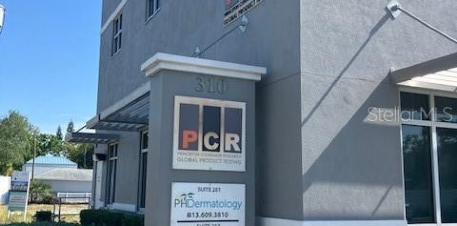 Immobilier commercial à Tampa, Floride 887.4 m2 № 1662024
