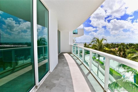 Copropriété à louer à North Bay Village, Floride: 2 chambres, 116.22 m2 № 2332487 - photo 12