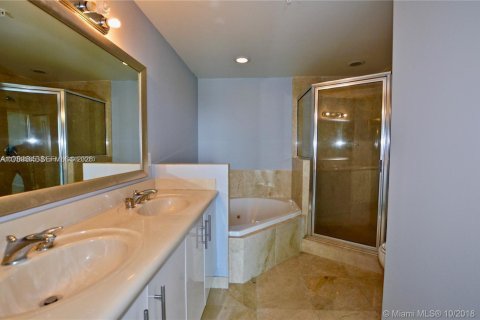 Copropriété à louer à North Bay Village, Floride: 2 chambres, 116.22 m2 № 2332487 - photo 17