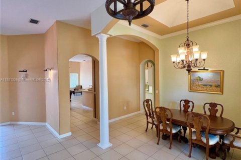 Villa ou maison à louer à Pembroke Pines, Floride: 5 chambres, 271.65 m2 № 1925278 - photo 9