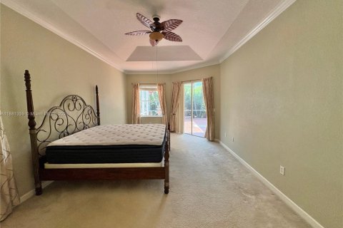 Villa ou maison à louer à Pembroke Pines, Floride: 5 chambres, 271.65 m2 № 1925278 - photo 13