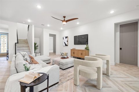 Casa en venta en Tampa, Florida, 4 dormitorios, 286.98 m2 № 1529644 - foto 12